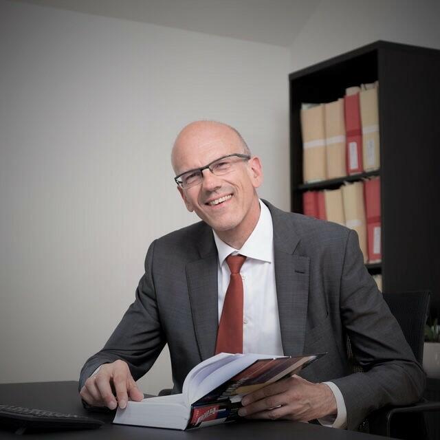Marc Buyens Barrister and Lawyer in  Antwerp worl and social security law 